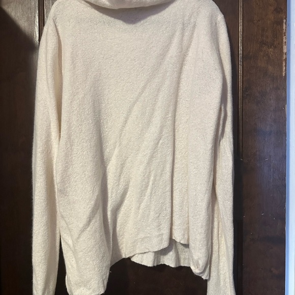 Cream colored sweater L Saks Fifth Avenue - Picture 3 of 3